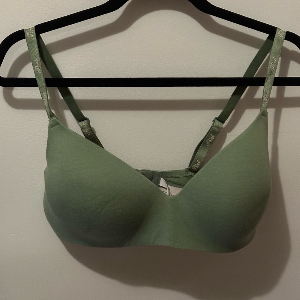 Victoria Secret Pink Wear Everywhere Lightly Lined Wireless Bra